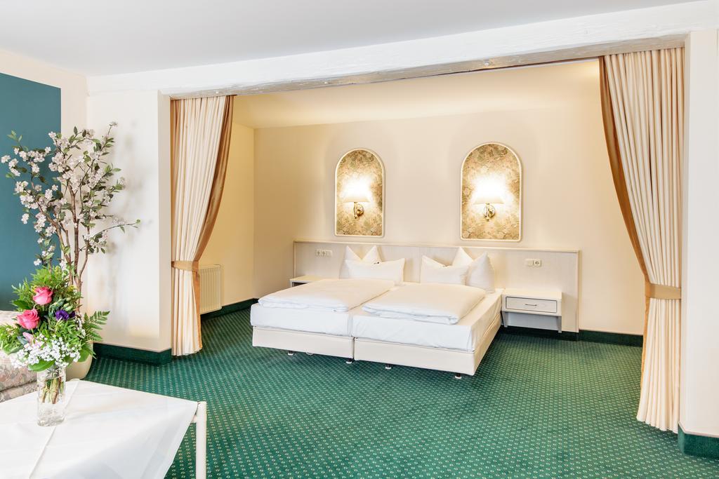 Arvena Reichsstadt Hotel Bad Windsheim Esterno foto